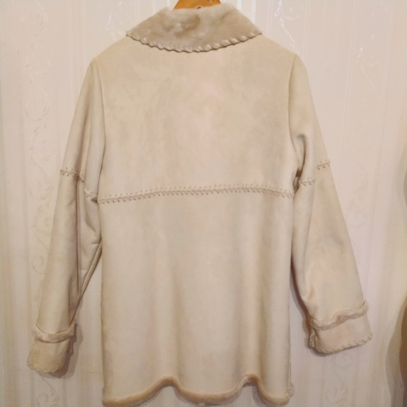 🌺Beautiful London Fog suede like fur lined super soft and warm sz s Sherpa coat - Picture 4 of 17